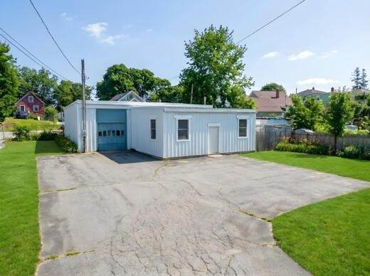 1044 Hyde Park Ave - Photo 1