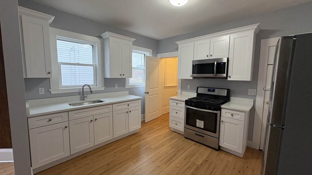 190 Sheridan Ave - Photo 1