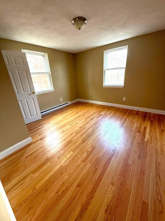 435 Essex - Photo 1