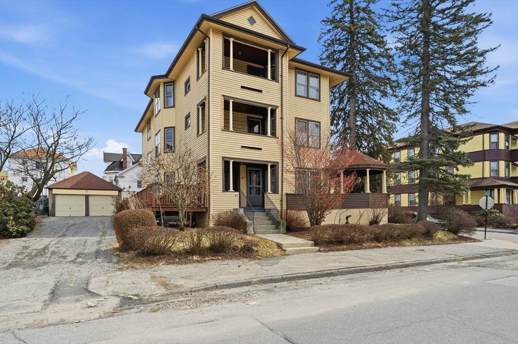 47 Houghton St - Photo 1