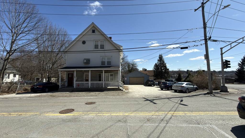 328 Brooks St - Photo 1