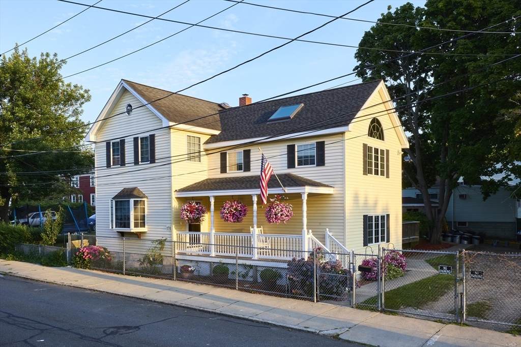 176 Coleridge St - Photo 1