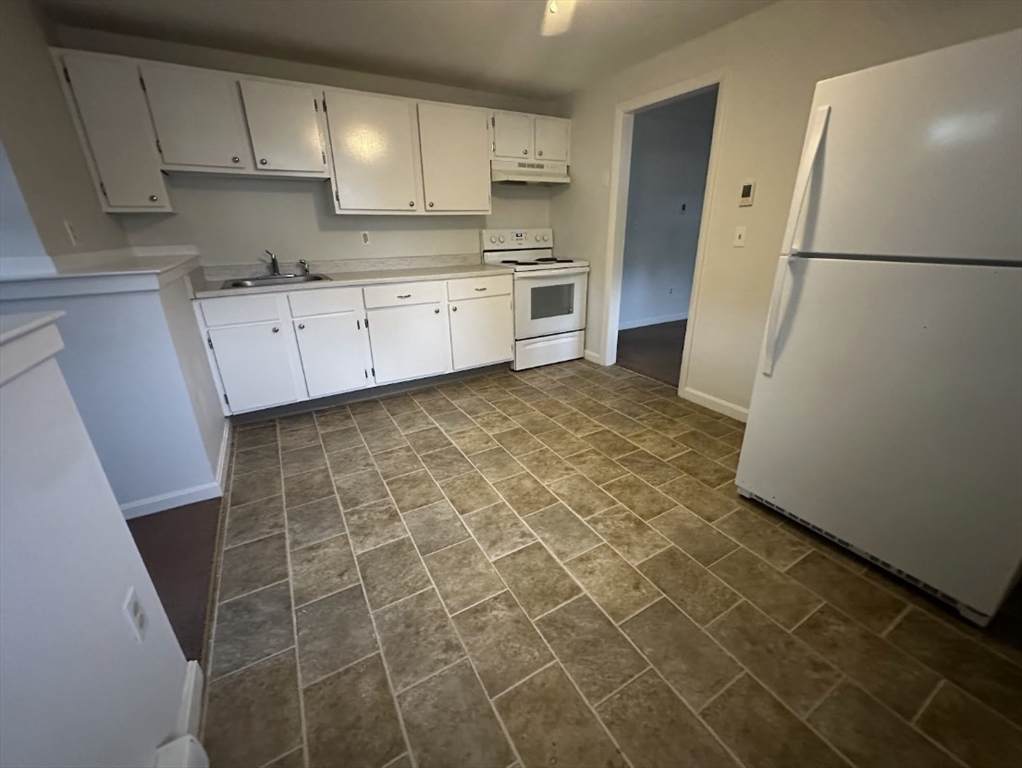 60 Phillips Street - Photo 1