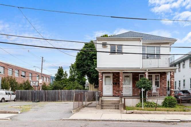 131 Yale St. - Photo 1
