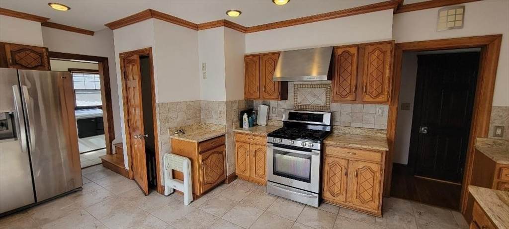 https://bt-photos.global.ssl.fastly.net/mlspin/orig_boomver_1_73495532_2.jpg