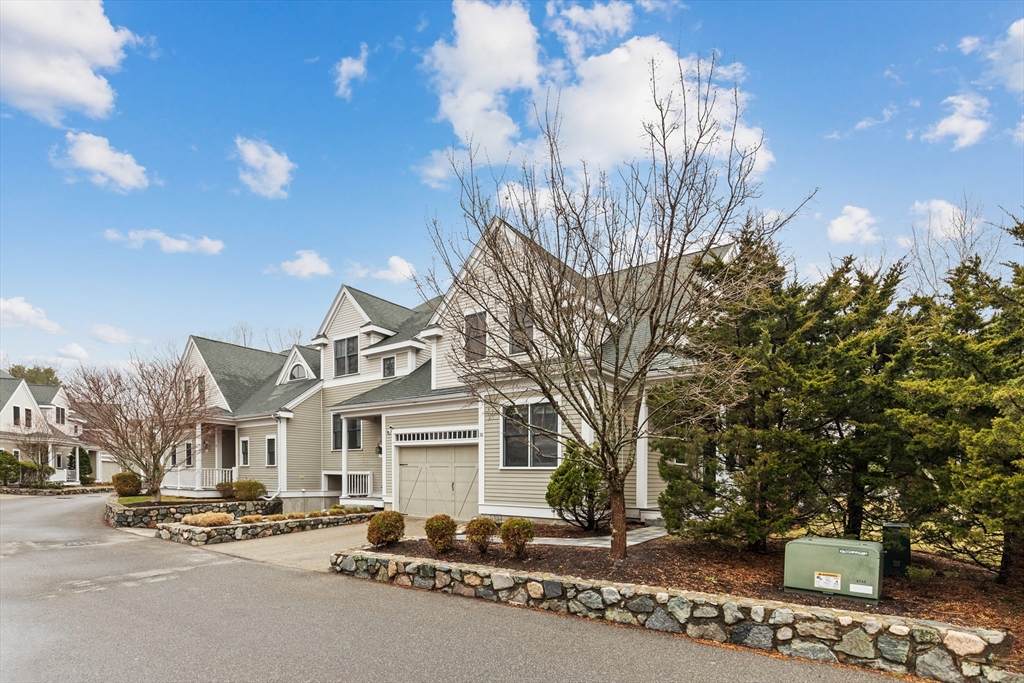 38 Courtyard Pl - Photo 1