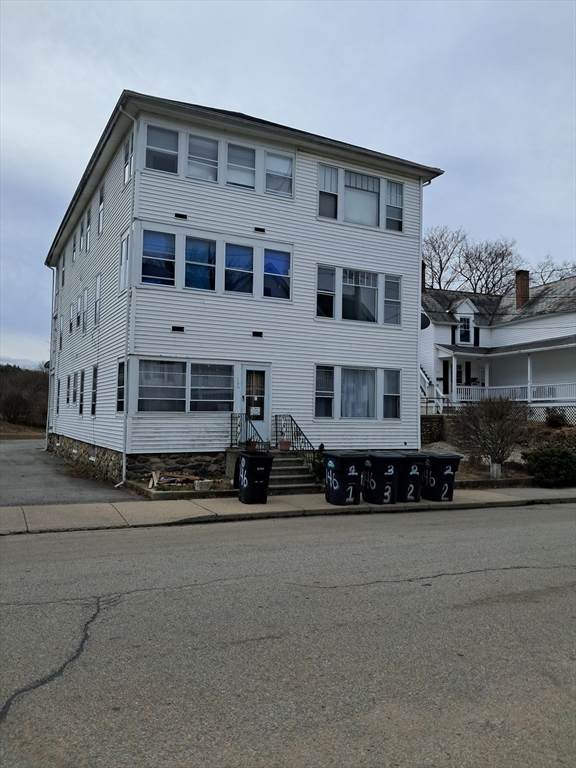146 Charlton St - Photo 1