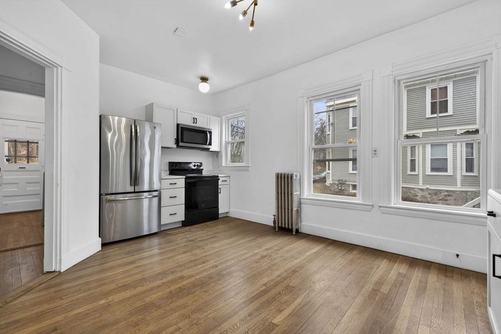 168 Elliot St - Photo 1