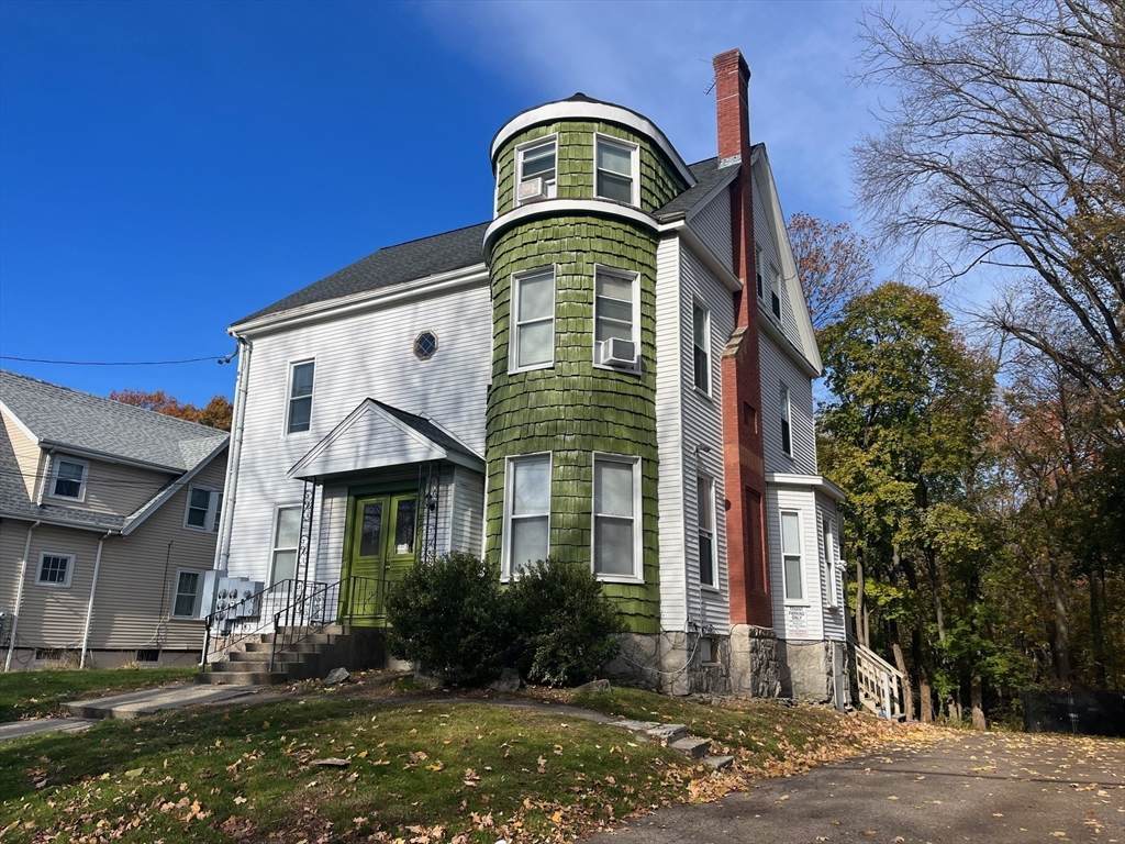 277 W Elm St - Photo 1
