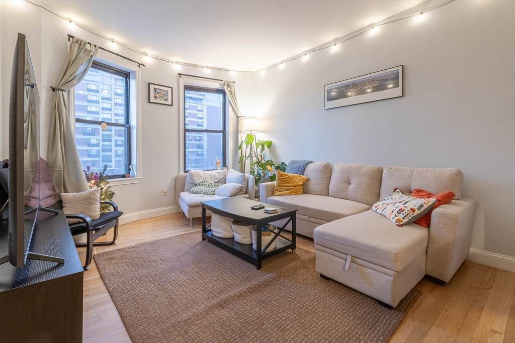 828 Huntington Ave - Photo 1
