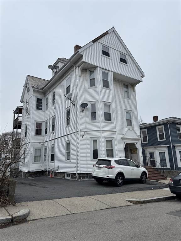 25 Amherst - Photo 1