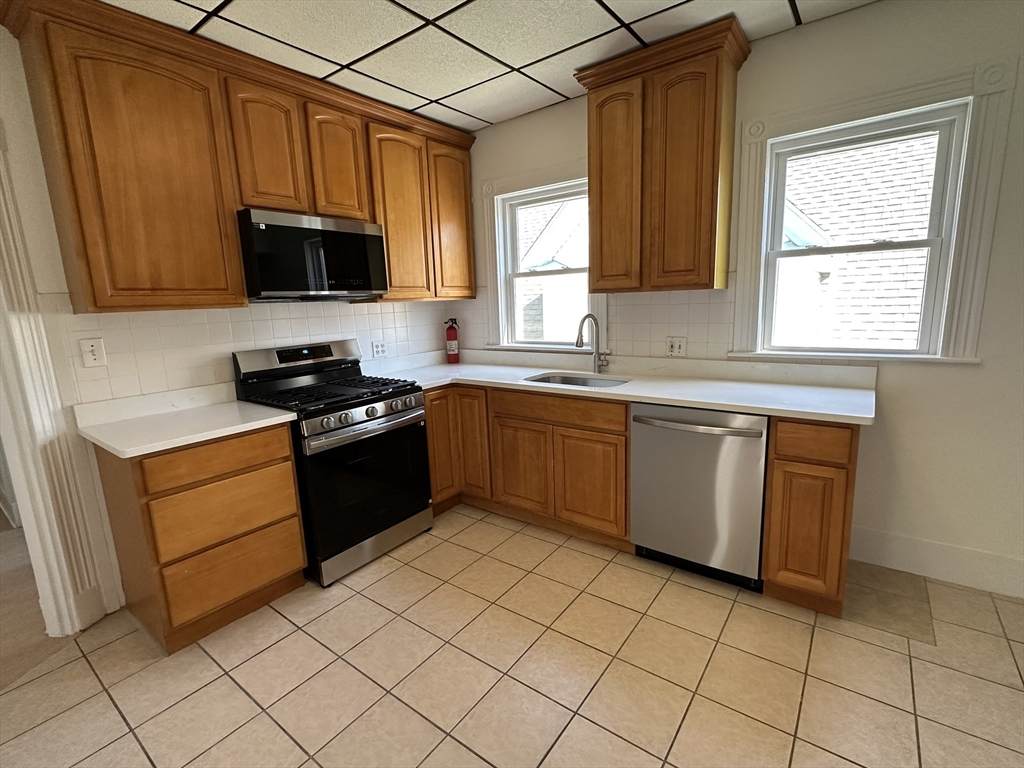 23 Tower St - Photo 1