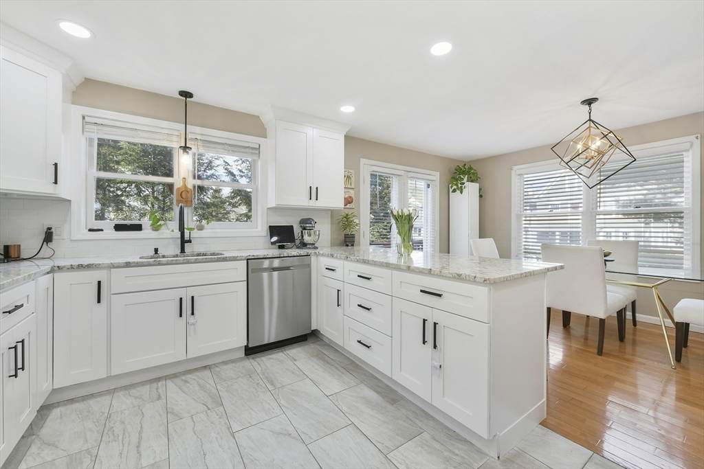 1045 Washington Street - Photo 1