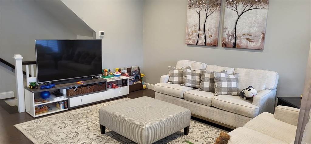 299 Lexington St - Photo 1