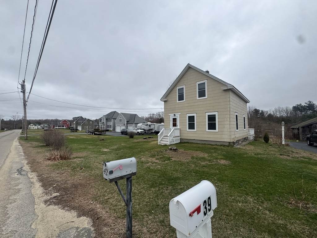 39 Burt St - Photo 1