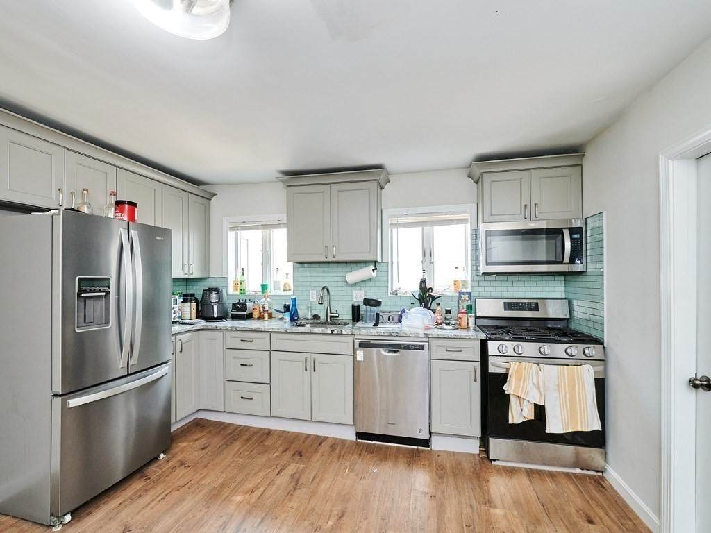 241 E Street - Photo 1