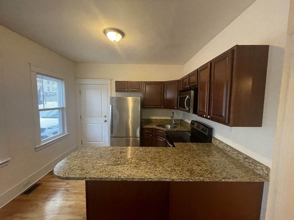 290 Hilldale Ave - Photo 1