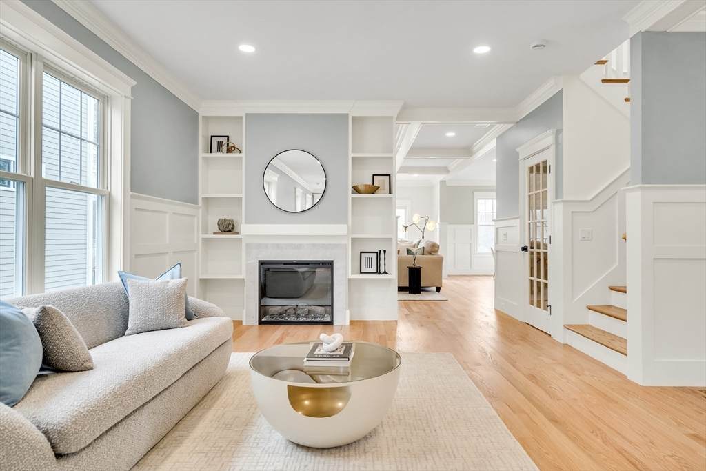 232 Lincoln Street - Photo 1