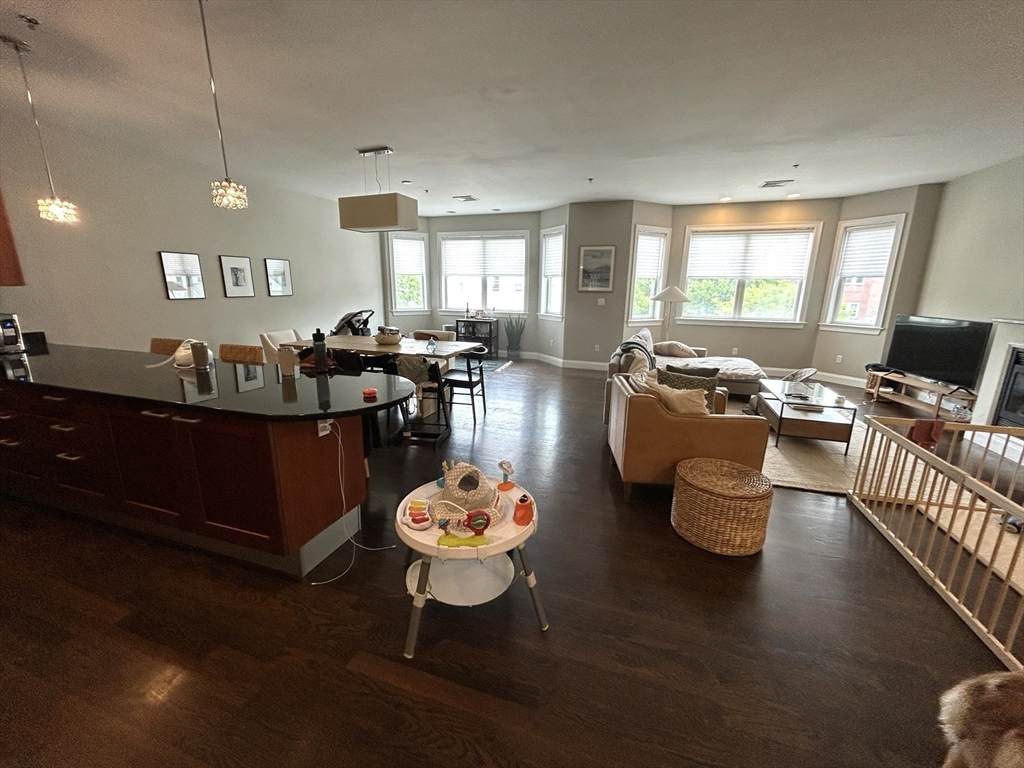 81 Boylston St - Photo 1