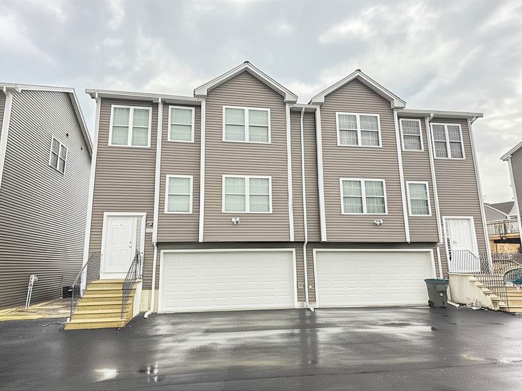 239 Woodland St - Photo 1