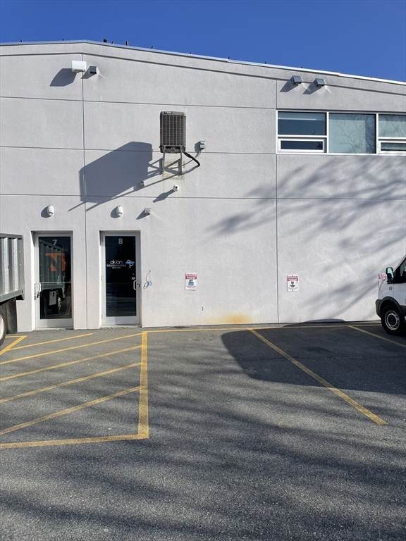 586 Pleasant - Photo 1