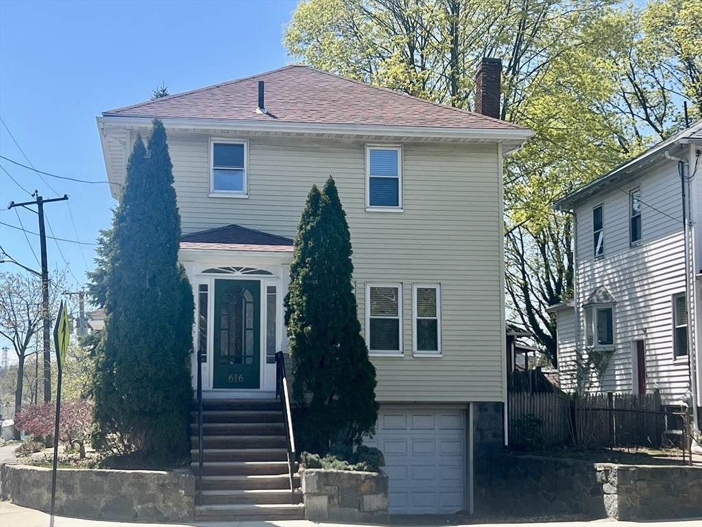 616 Adams St - Photo 1