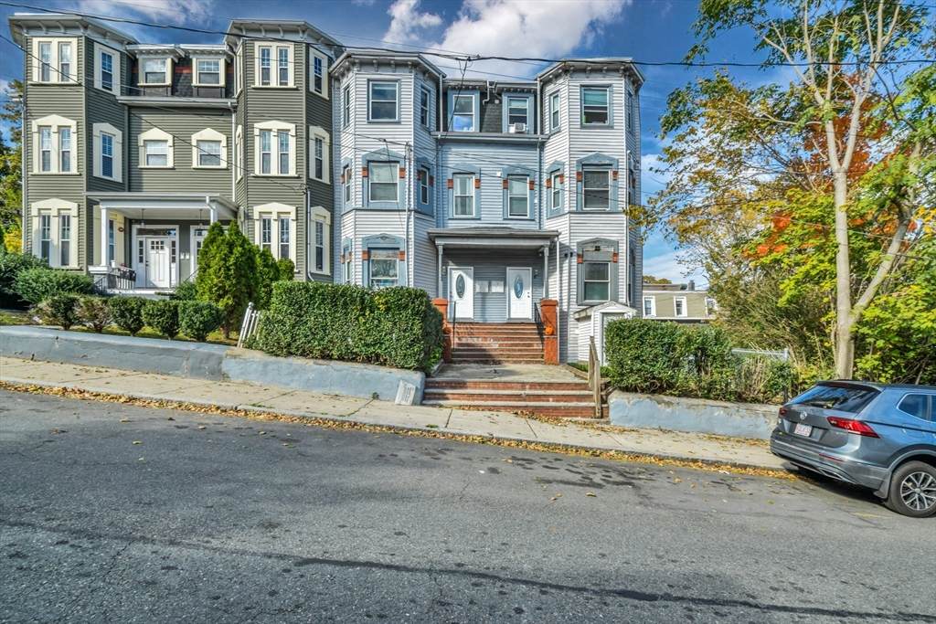 5-7 Everett Ave - Photo 1