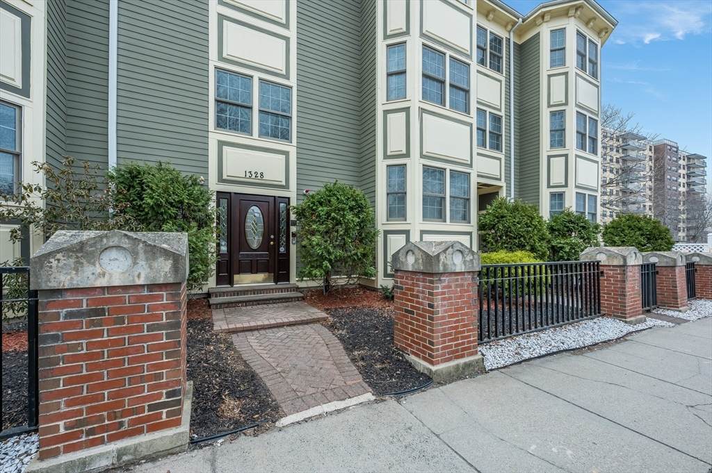 1328 Broadway - Photo 1