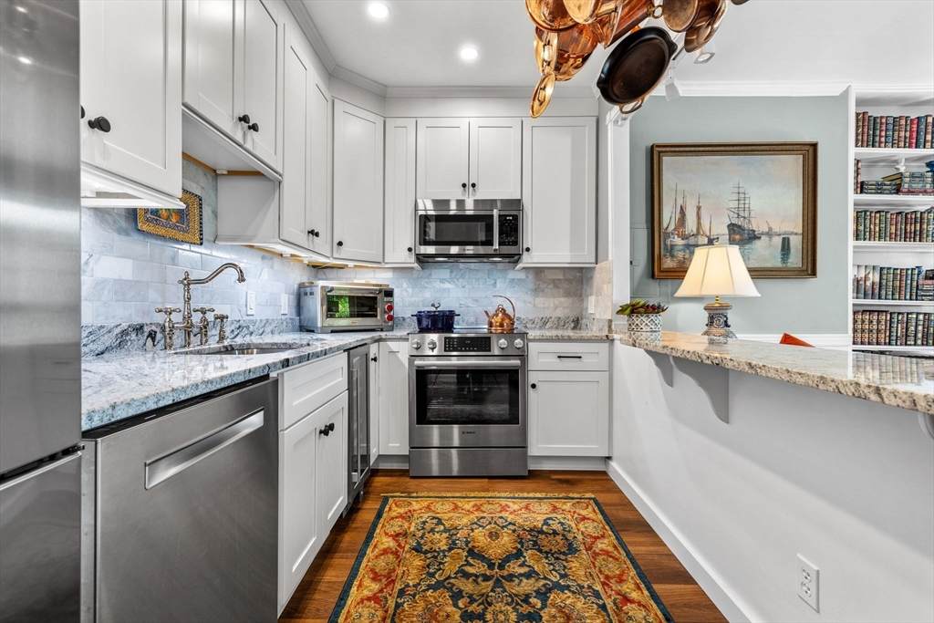 28 Worcester Square - Photo 1