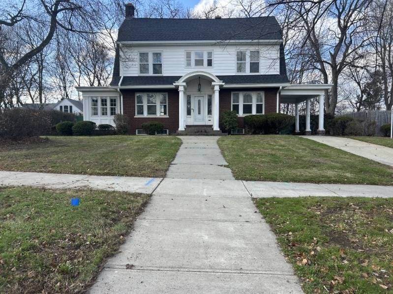 122 Bellevue Ave - Photo 1