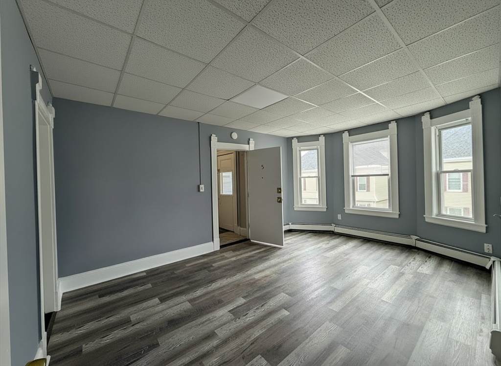 133 University Ave - Photo 1