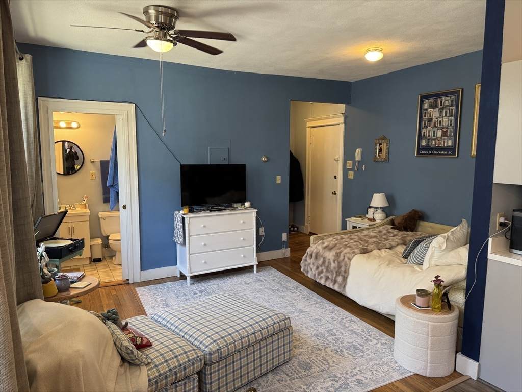 1625 Commonwealth Ave. - Photo 1