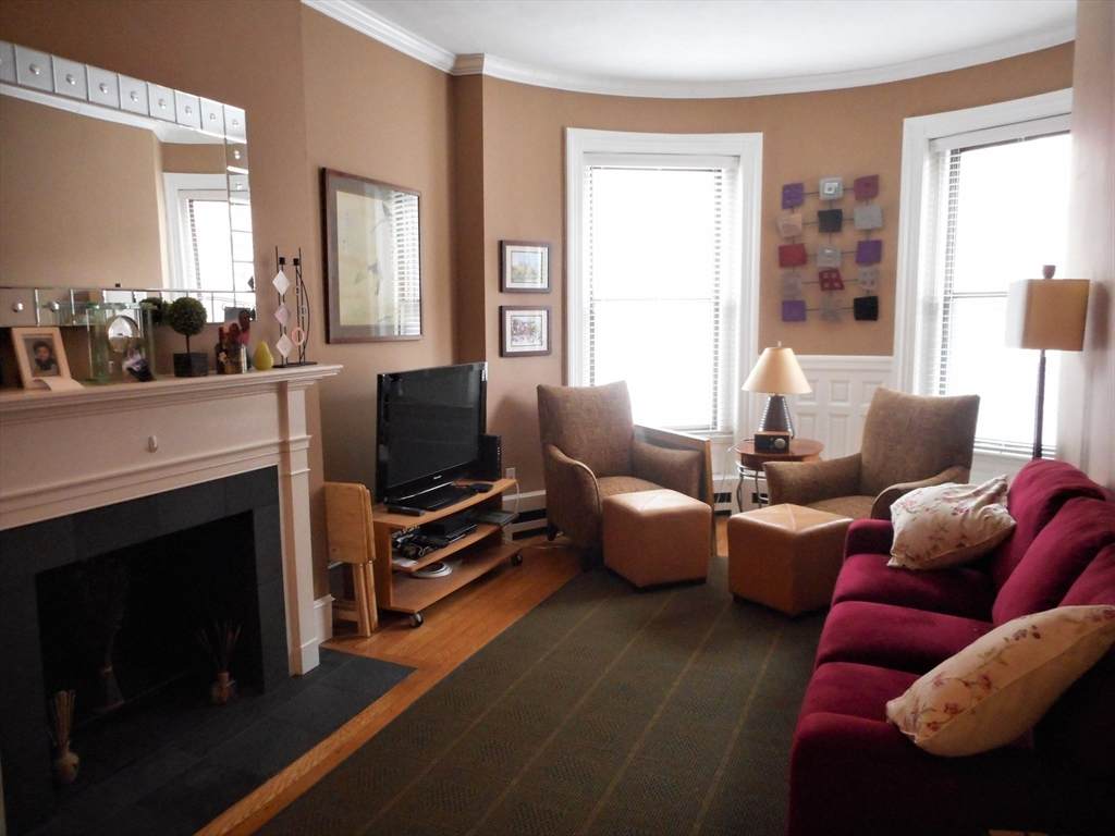 922 Beacon Street - Photo 1