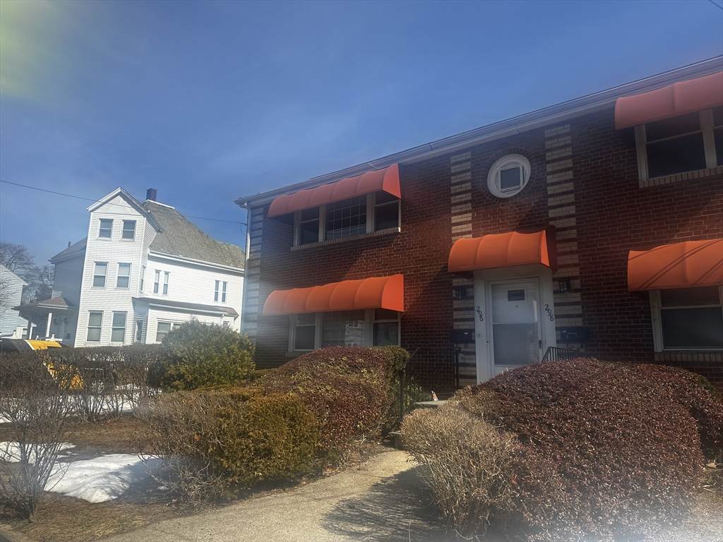 296 Wood Ave - Photo 1