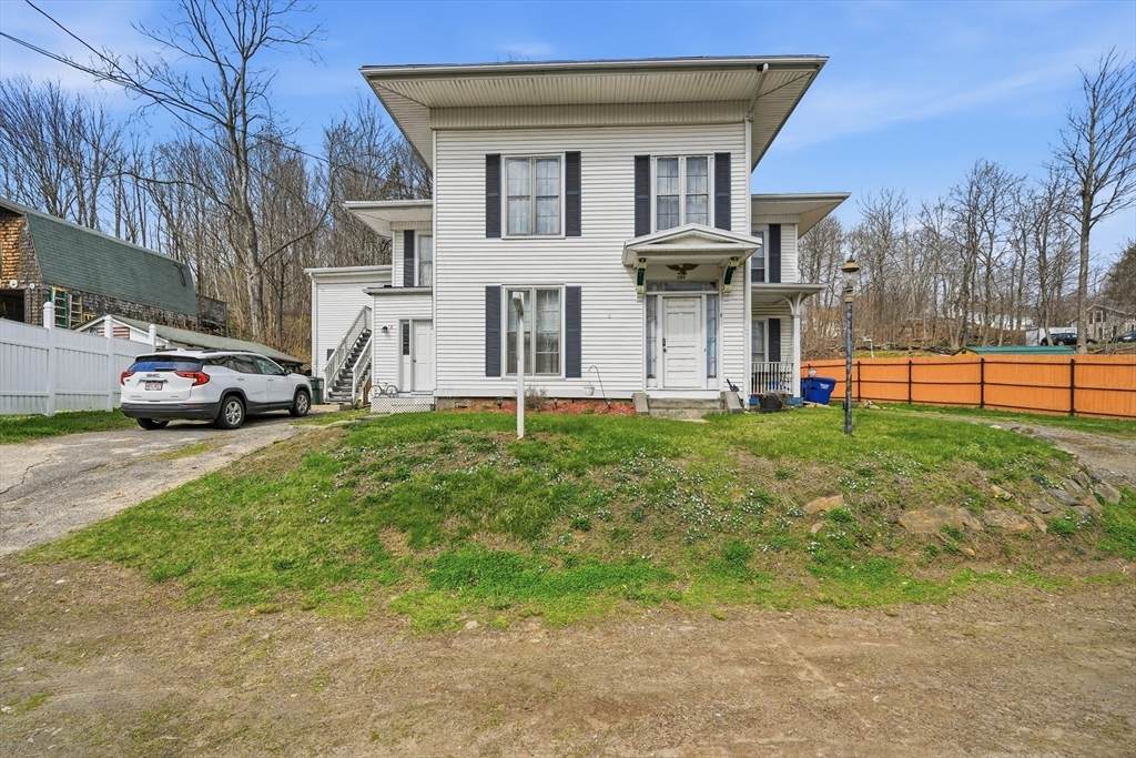 1104 Main St - Photo 1