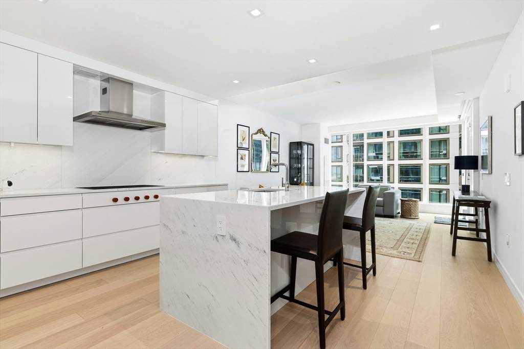 150 Seaport Blvd - Photo 1
