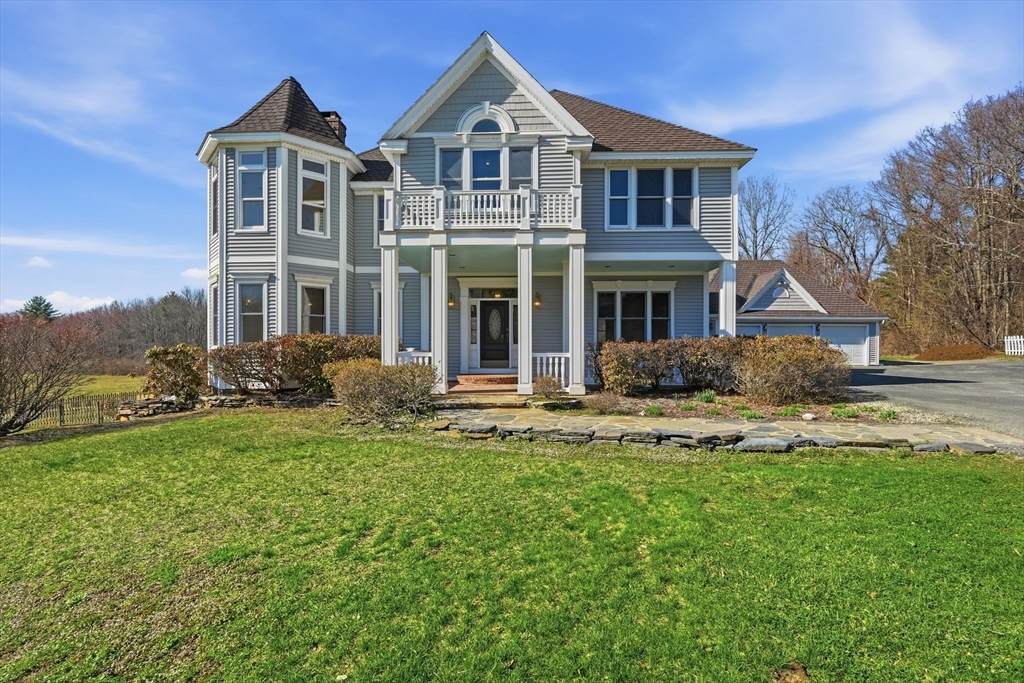 365 Middle St - Photo 1