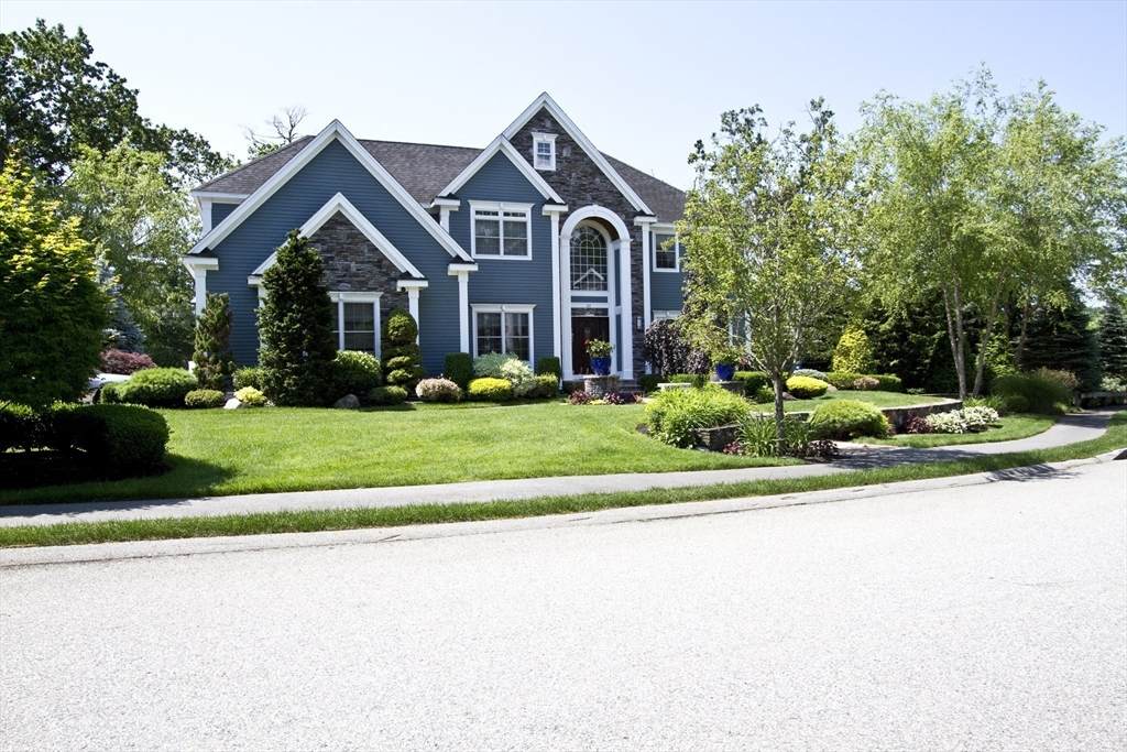 10 Woodbury Ln - Photo 1
