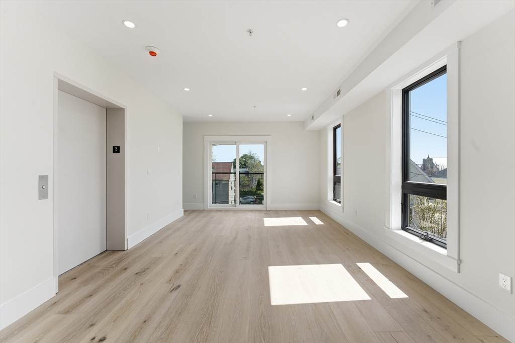 https://bt-photos.global.ssl.fastly.net/mlspin/orig_boomver_1_73503284_2.jpg