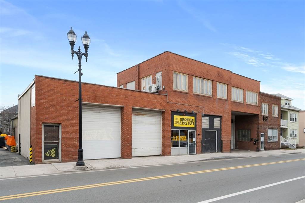 77 Ferry St - Photo 1