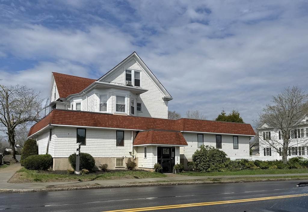 2265 Acushnet Ave - Photo 1