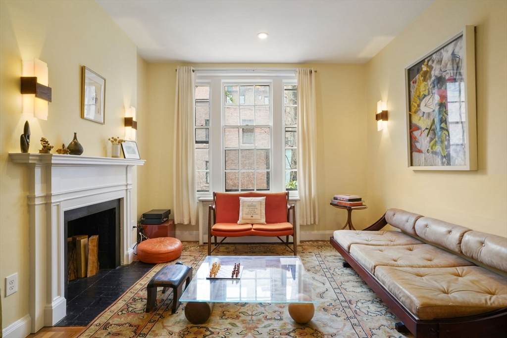 54 Brimmer St - Photo 1
