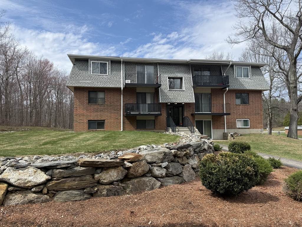 176 Maple Ave - Photo 1
