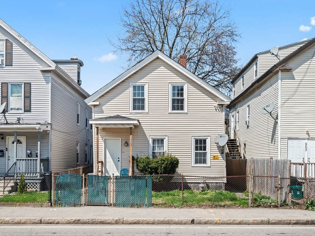 549 Cambridge St - Photo 1