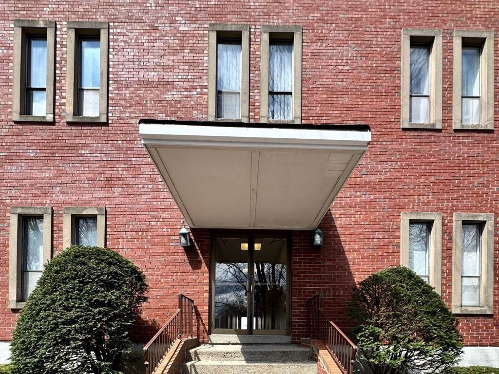 140 Wood Rd - Photo 1