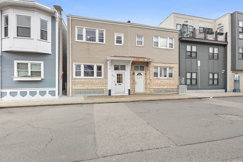 310 Paris St - Photo 1