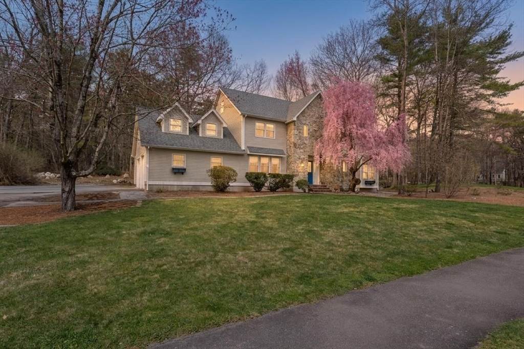8 Windsor Drive - Photo 1