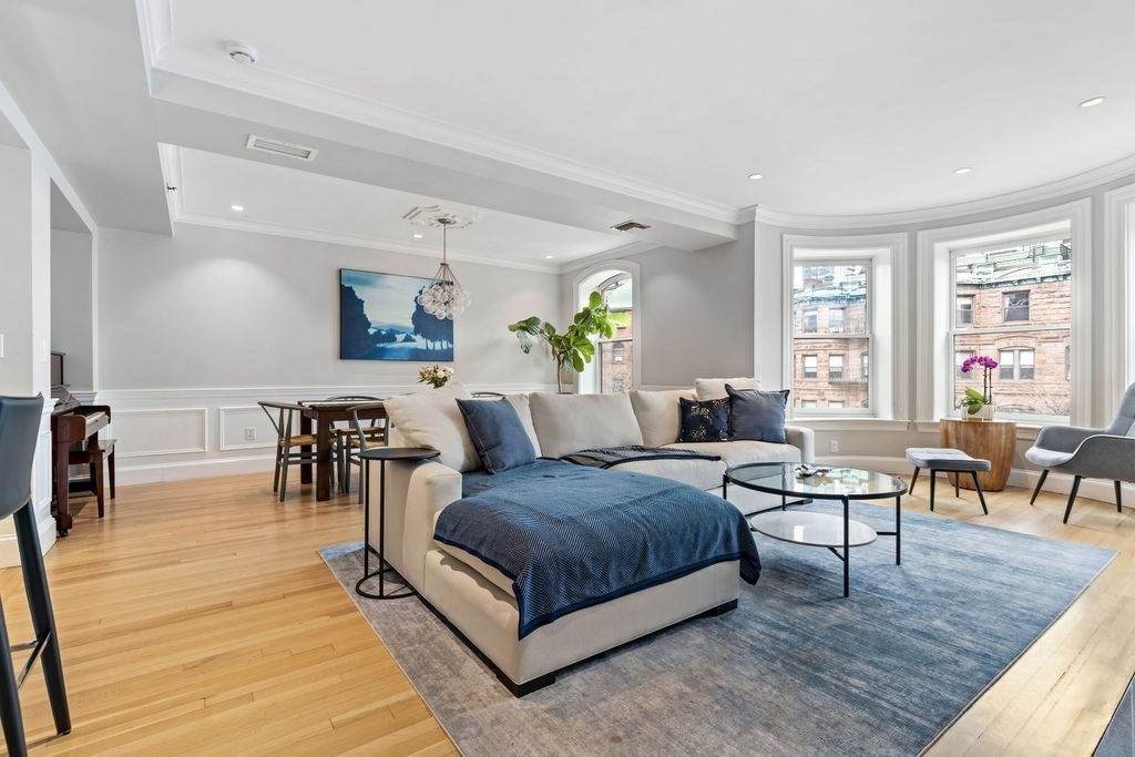 157 Newbury St - Photo 1