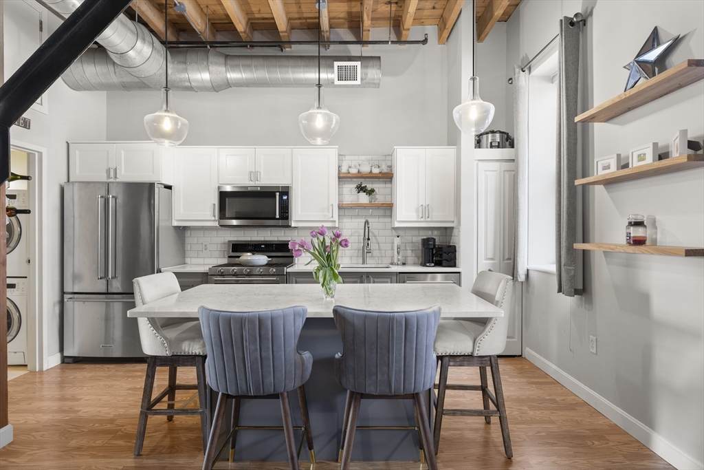 60 Dudley St - Photo 1