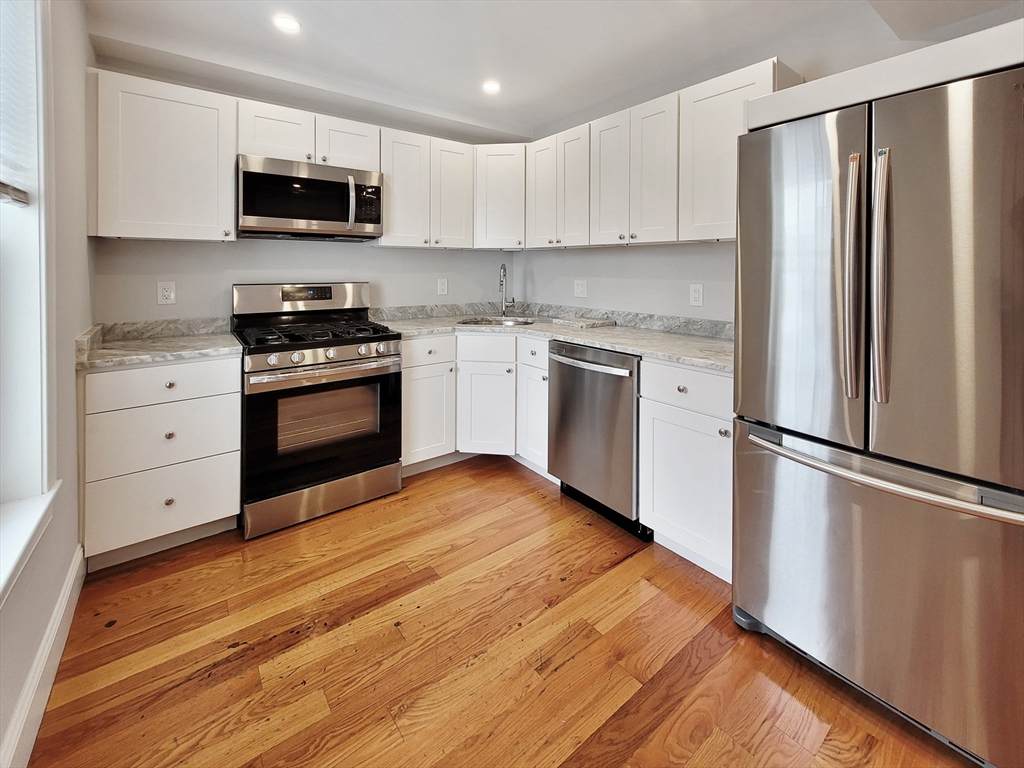 127 Shirley - Photo 1